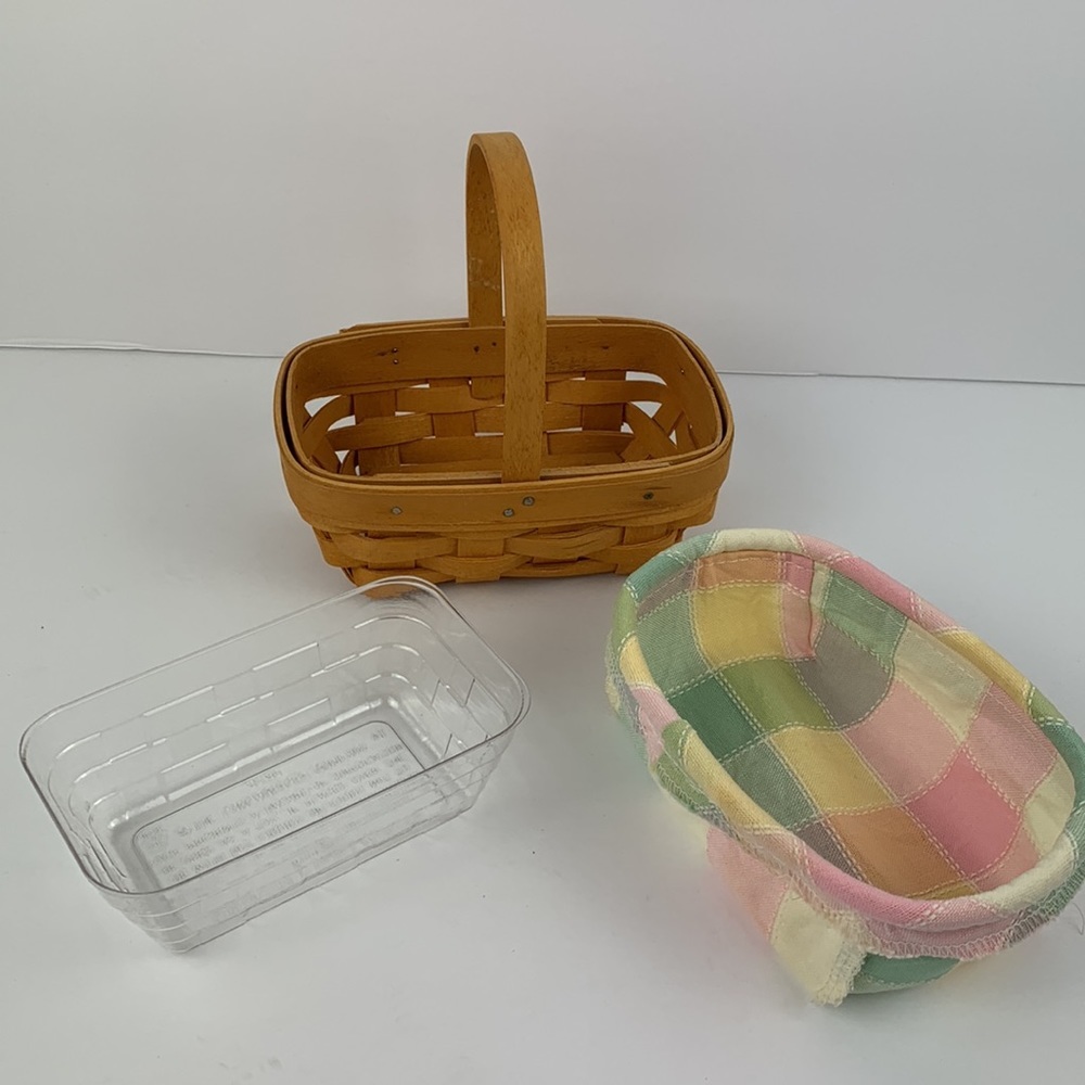 Longaberger basket handwoven 2000 basket with fabric liner in plastic insert - Picture 5 of 10